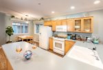 Sunset Serenity, Well-Equipped Kitchen with Everything You Need for Amazing Meals
